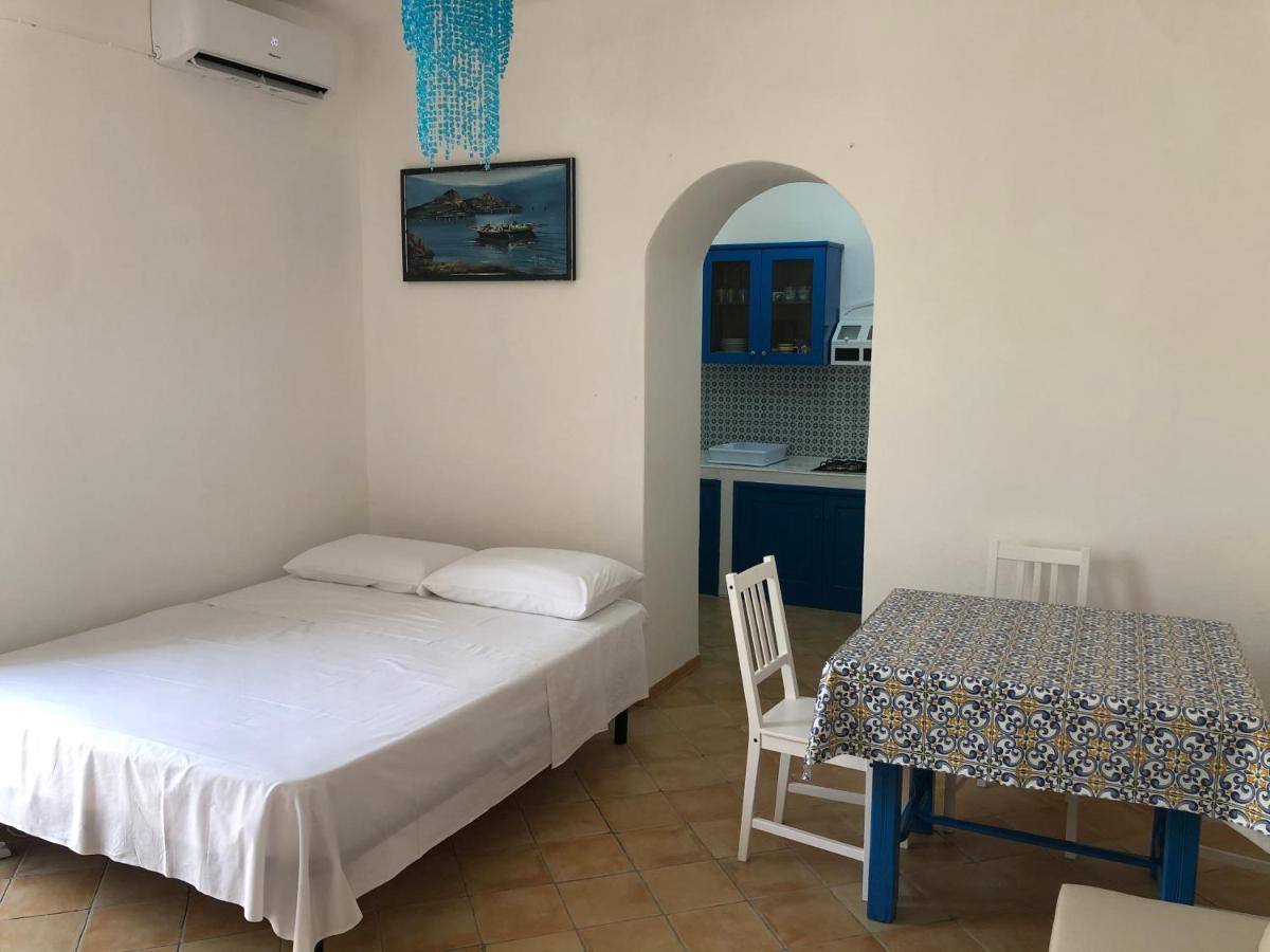 Il Cortiletto - Lipari Centro Apartment Екстериор снимка